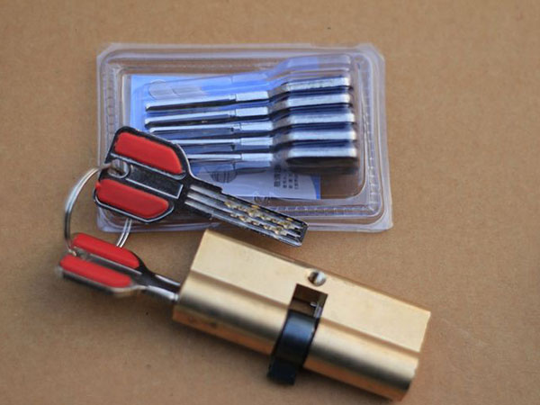 华蓥24小时上门开锁公司